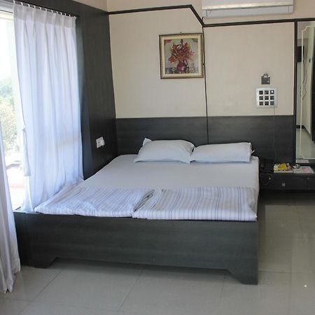 Hotel Apple Inn Ahmadabad Zewnętrze zdjęcie