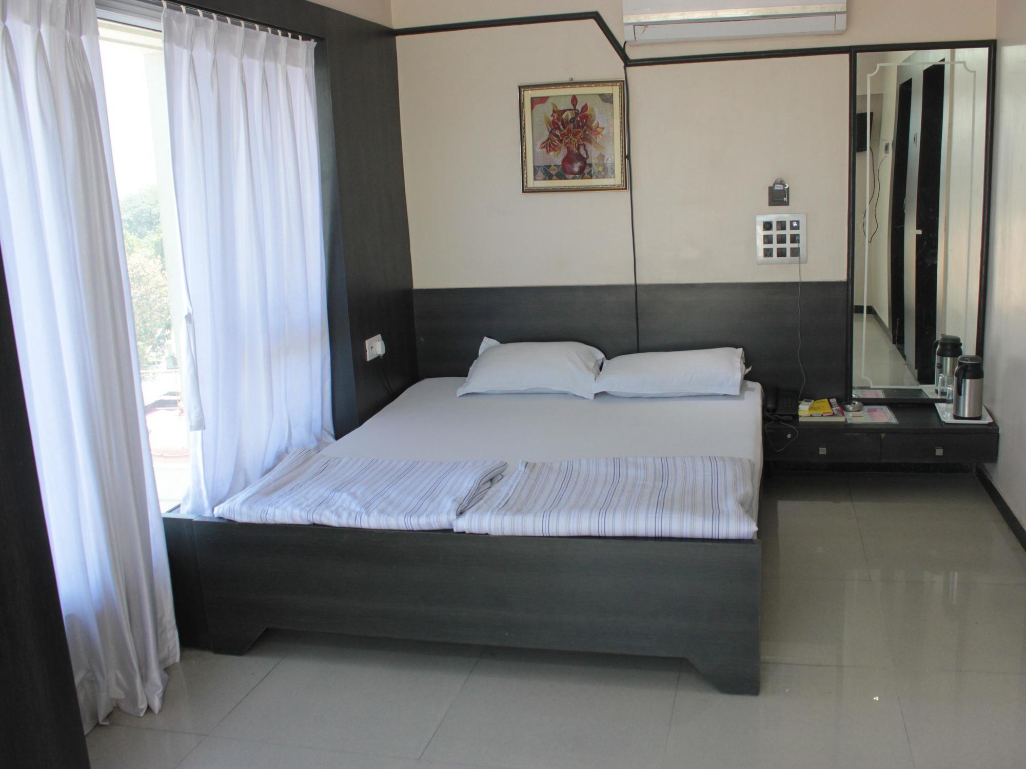 Hotel Apple Inn Ahmadabad Zewnętrze zdjęcie